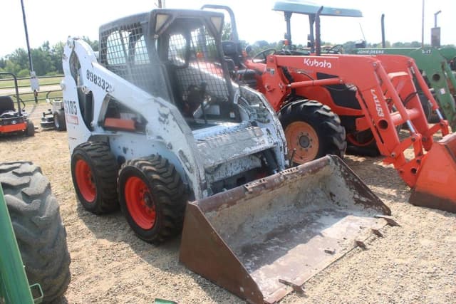 Image of Bobcat S185 equipment image 4