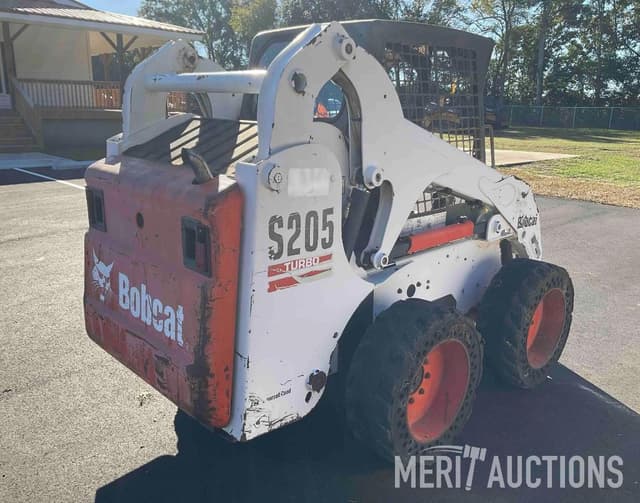 Image of Bobcat S205 equipment image 3