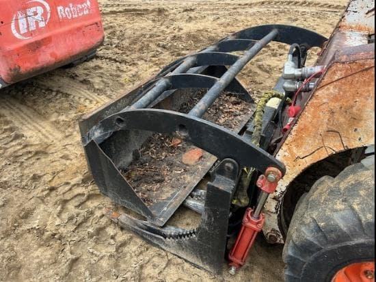 Image of Bobcat S220 equipment image 4