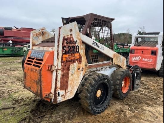 Image of Bobcat S220 equipment image 3