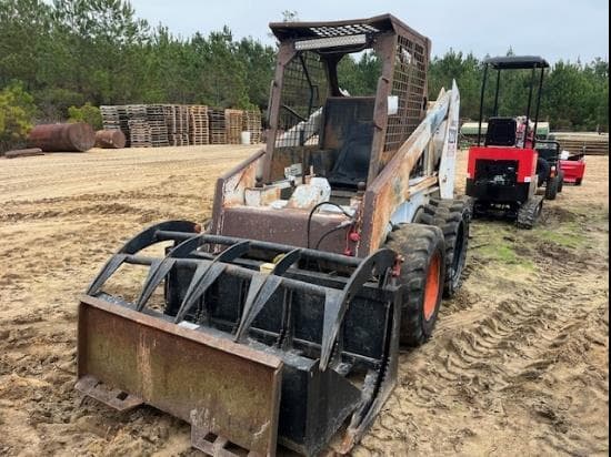 Image of Bobcat S220 equipment image 1