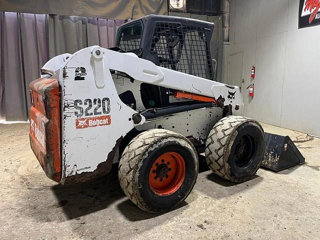 Image of Bobcat S220 equipment image 4