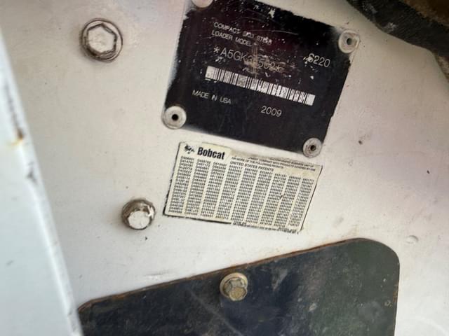 Image of Bobcat S220 equipment image 4