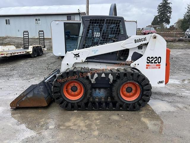 Image of Bobcat S220 equipment image 1