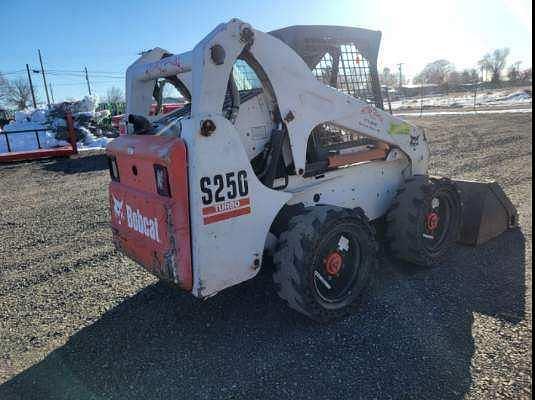 Image of Bobcat S250 equipment image 2