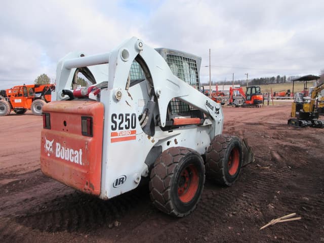 Image of Bobcat S250 equipment image 4