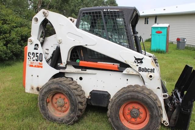 Image of Bobcat S250 equipment image 1