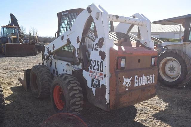 Image of Bobcat S250 equipment image 1