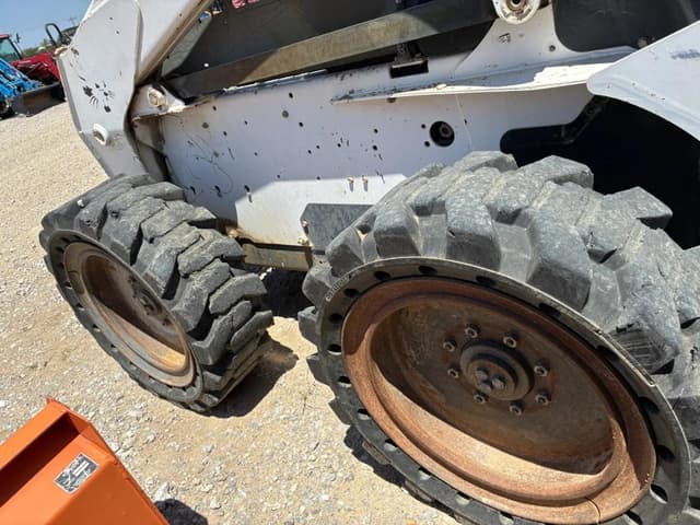 Image of Bobcat S250 equipment image 4