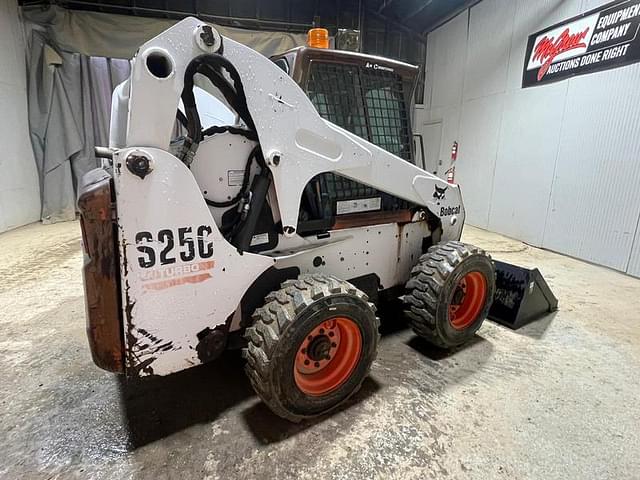 Image of Bobcat S250 equipment image 4