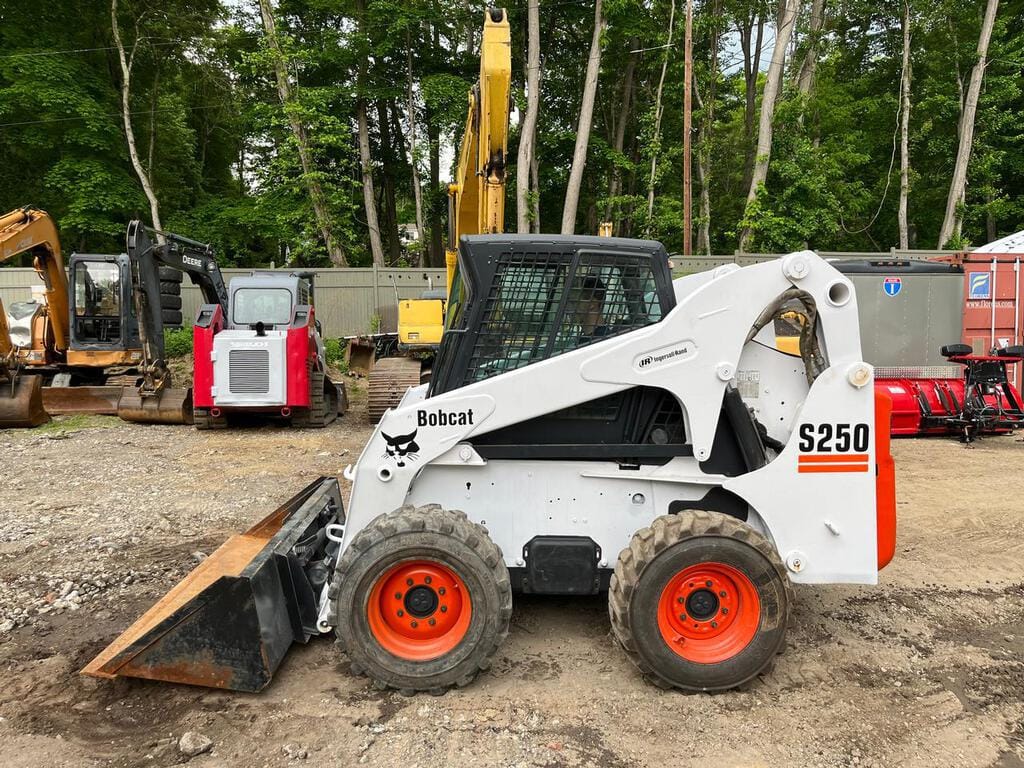 Main image Bobcat S250