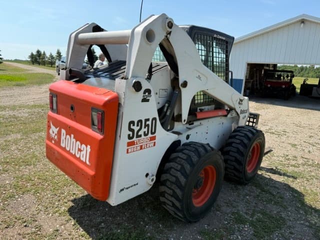Image of Bobcat S250 equipment image 3
