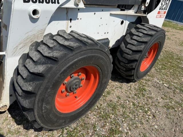Image of Bobcat S250 equipment image 4