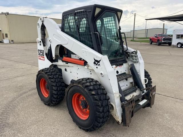 Image of Bobcat S250 equipment image 1