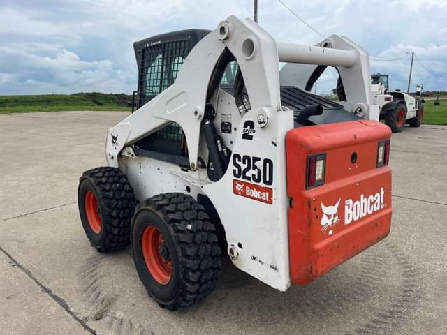 Image of Bobcat S250 equipment image 3