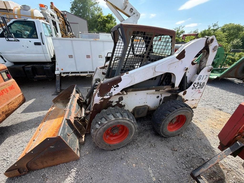 2002 Bobcat S250 Equipment Image0