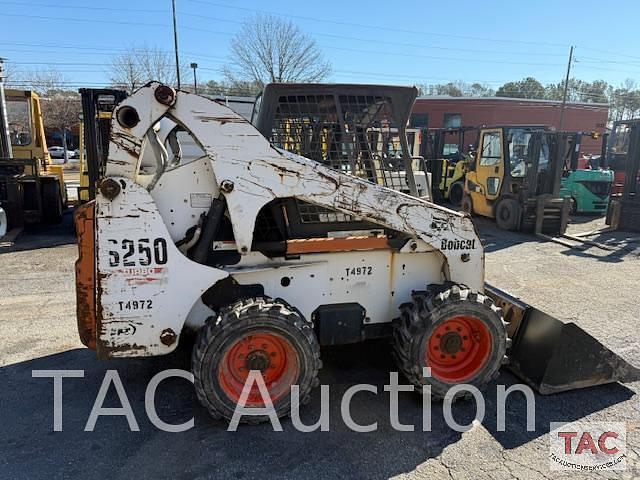 Image of Bobcat S250 equipment image 3