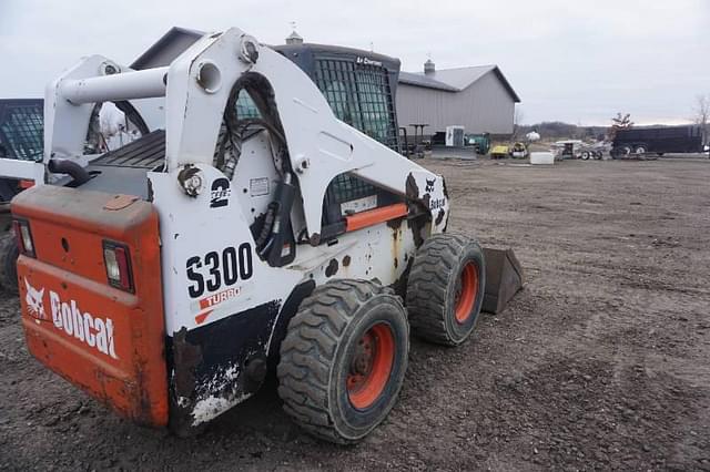 Image of Bobcat S300 equipment image 3