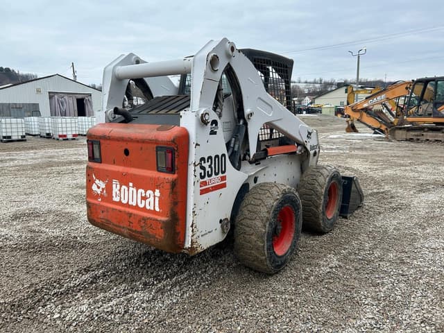 Image of Bobcat S300 equipment image 3