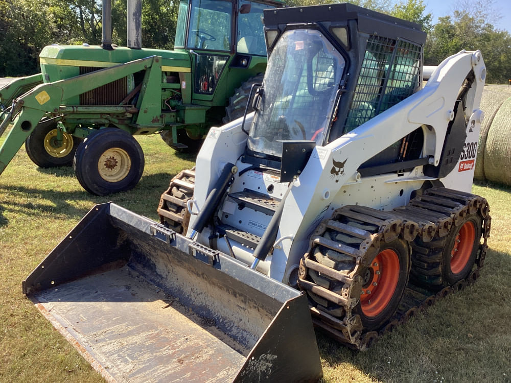 Bobcat S300 Equipment Image0
