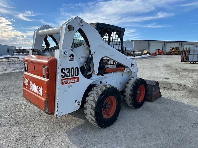 Image of Bobcat S300 equipment image 4