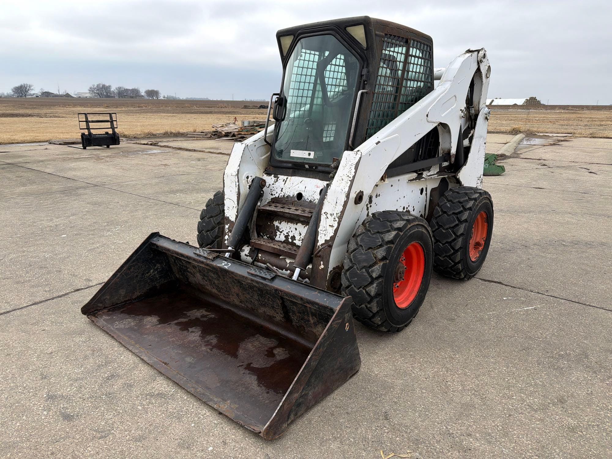 Bobcat S300 Equipment Image0