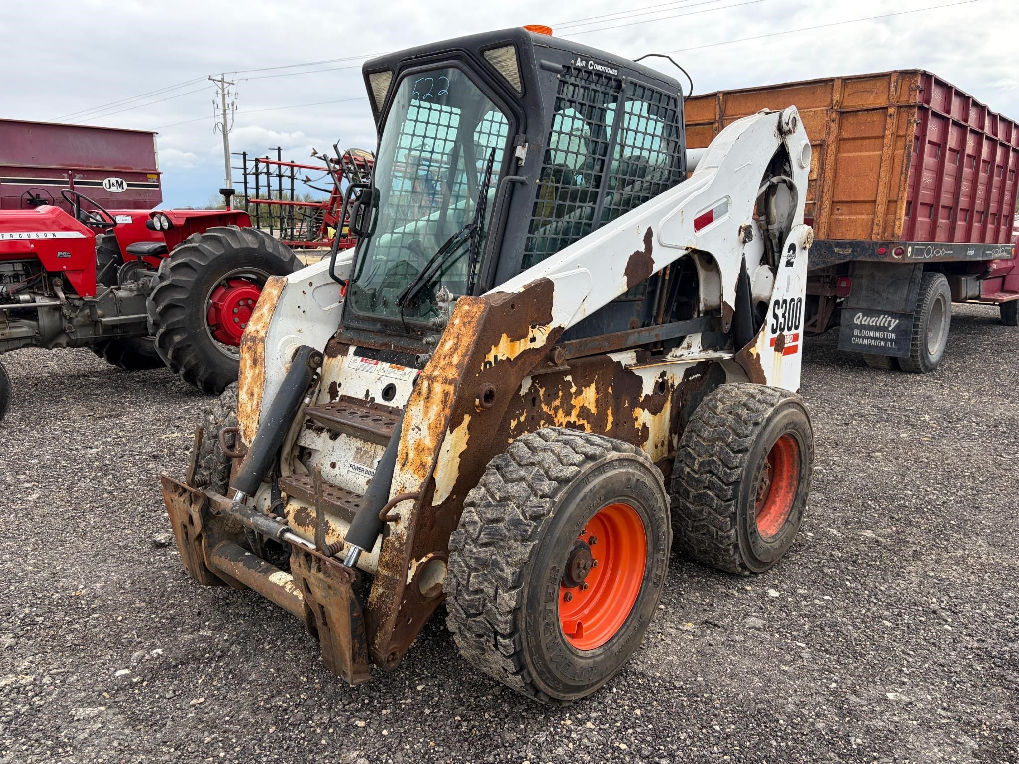 Bobcat S300 Equipment Image0