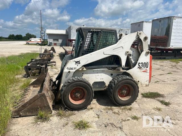 Image of Bobcat S300 equipment image 1