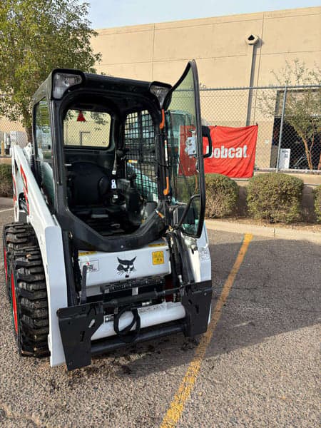 Image of Bobcat S450 equipment image 2