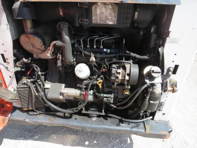 Image of Bobcat S570 equipment image 4
