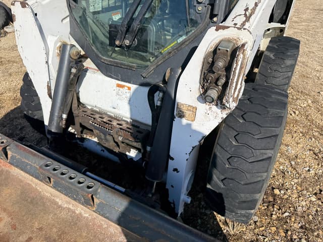 Image of Bobcat S570 equipment image 3