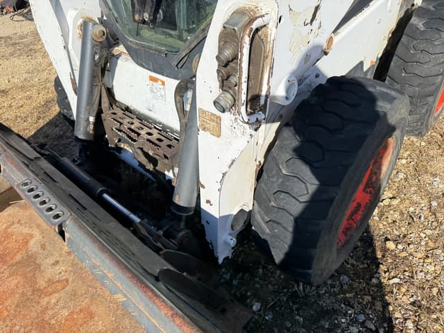 Image of Bobcat S570 equipment image 4