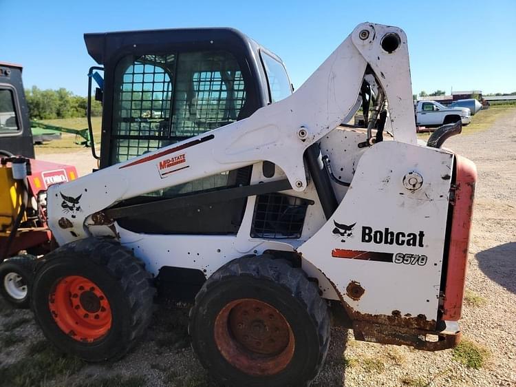 2016 Bobcat S570 Equipment Image0