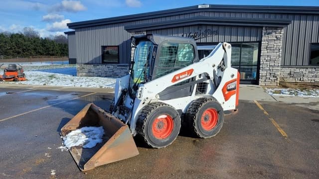 Image of Bobcat S590 equipment image 2