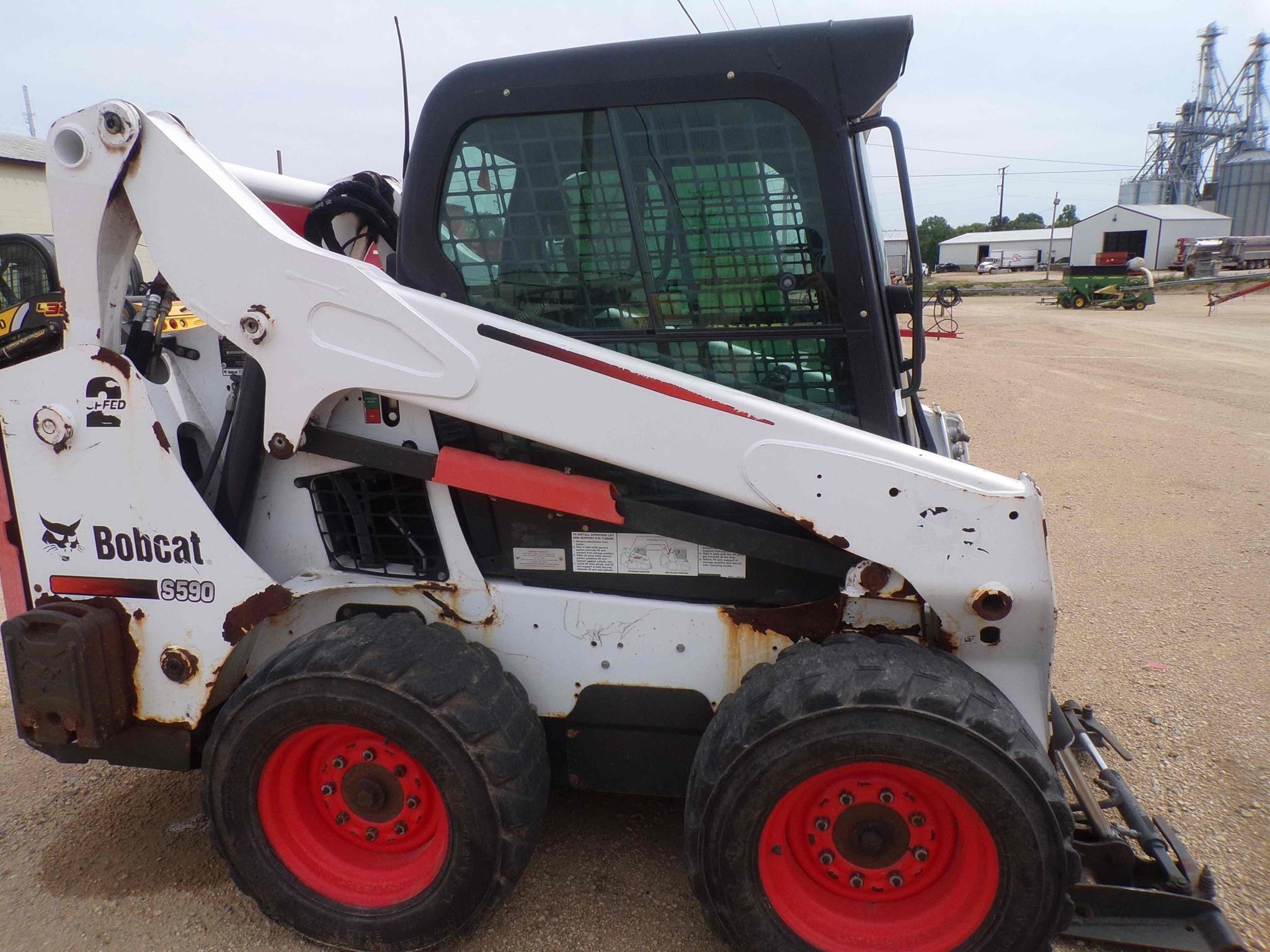 Bobcat S590 Equipment Image0