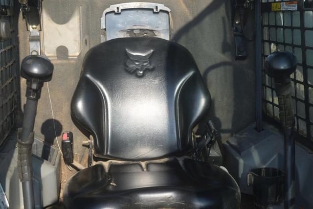 Image of Bobcat S590 equipment image 4