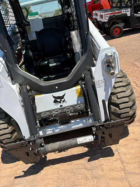 Image of Bobcat S590 equipment image 2
