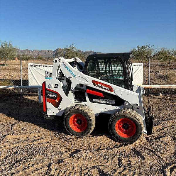 Image of Bobcat S590 equipment image 1