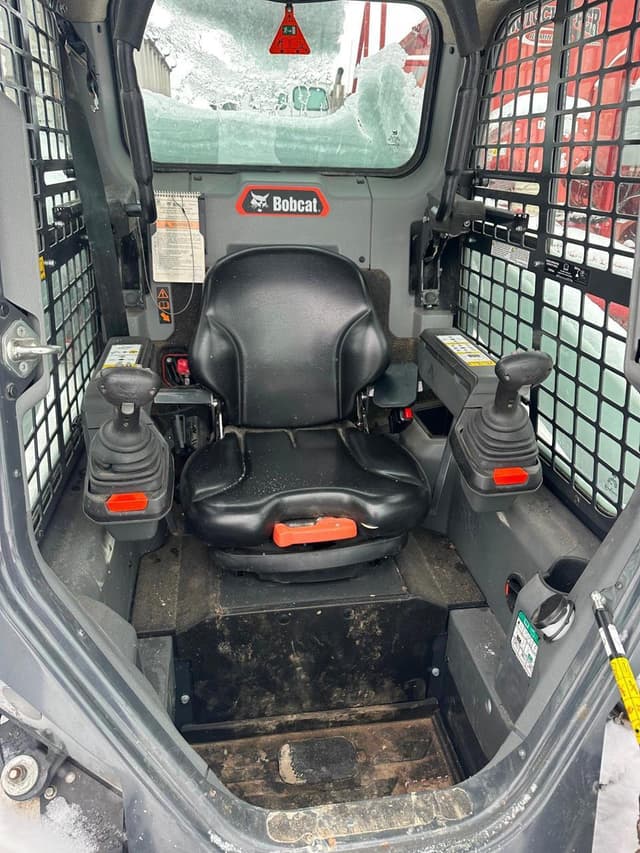 Image of Bobcat S62 equipment image 4