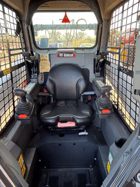 Image of Bobcat S64 equipment image 4