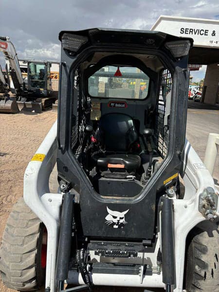 Image of Bobcat S66 equipment image 2