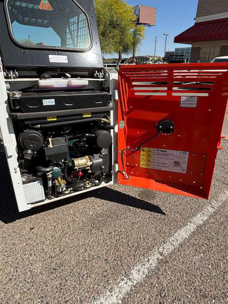 Image of Bobcat S70 equipment image 4