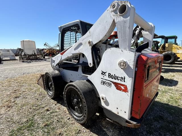 Image of Bobcat S740 equipment image 1