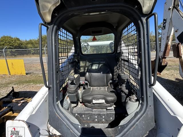 Image of Bobcat S740 equipment image 2