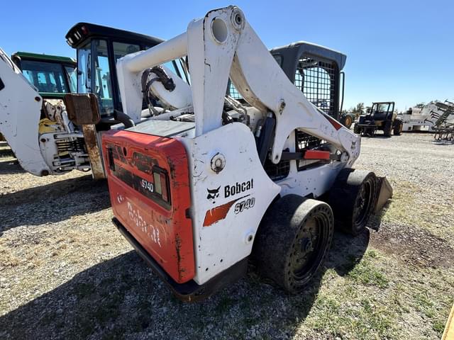 Image of Bobcat S740 equipment image 4