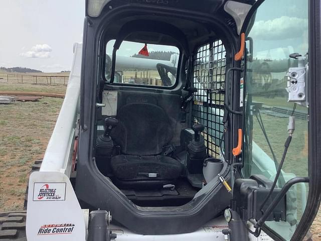 Image of Bobcat S740 equipment image 4