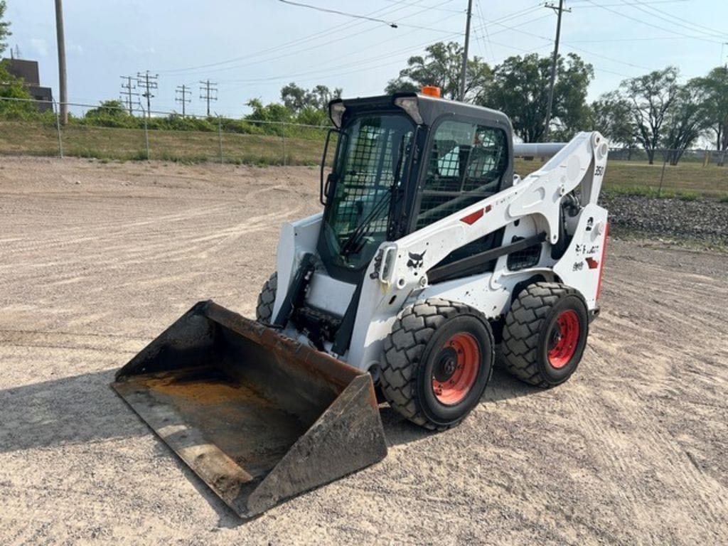 2022 Bobcat S740 Equipment Image0
