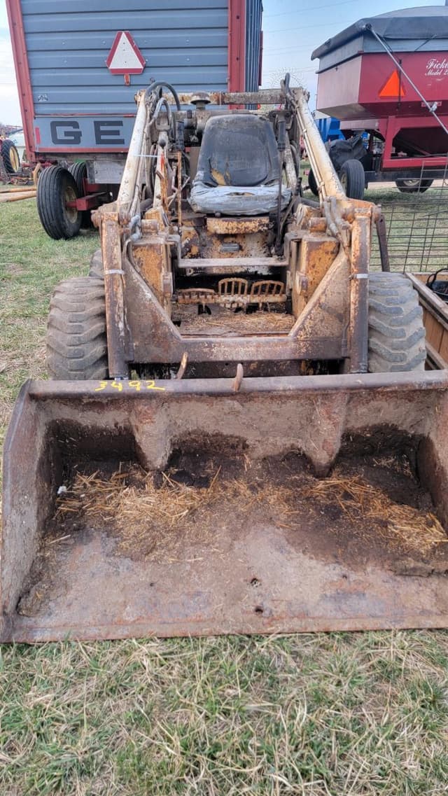 Image of Bobcat M-610 equipment image 2