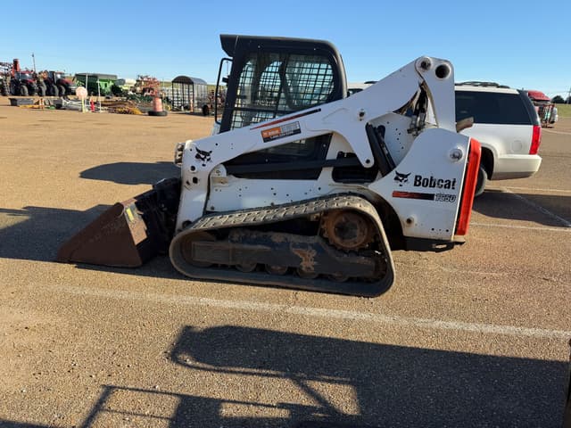 Image of Bobcat T650 equipment image 3