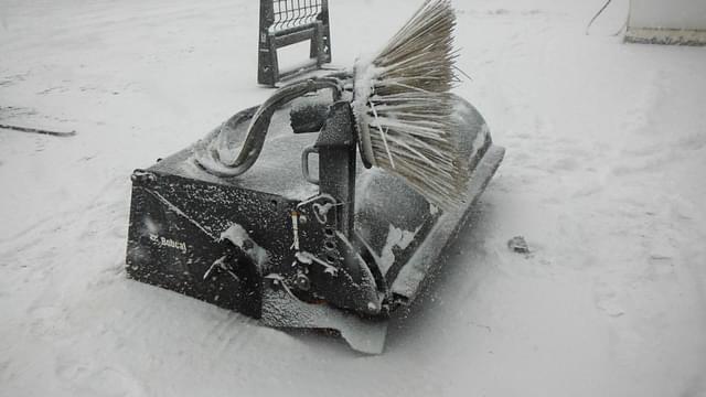 Image of Bobcat Sweeper 60 equipment image 2